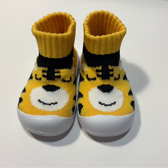 MWOT Engtoy Size 3.5 toddler (12-18 months) beginning walker tiger shoes - Picture 1 of 5